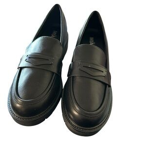Mia Girl women's size 9.5 black loafer, nwt